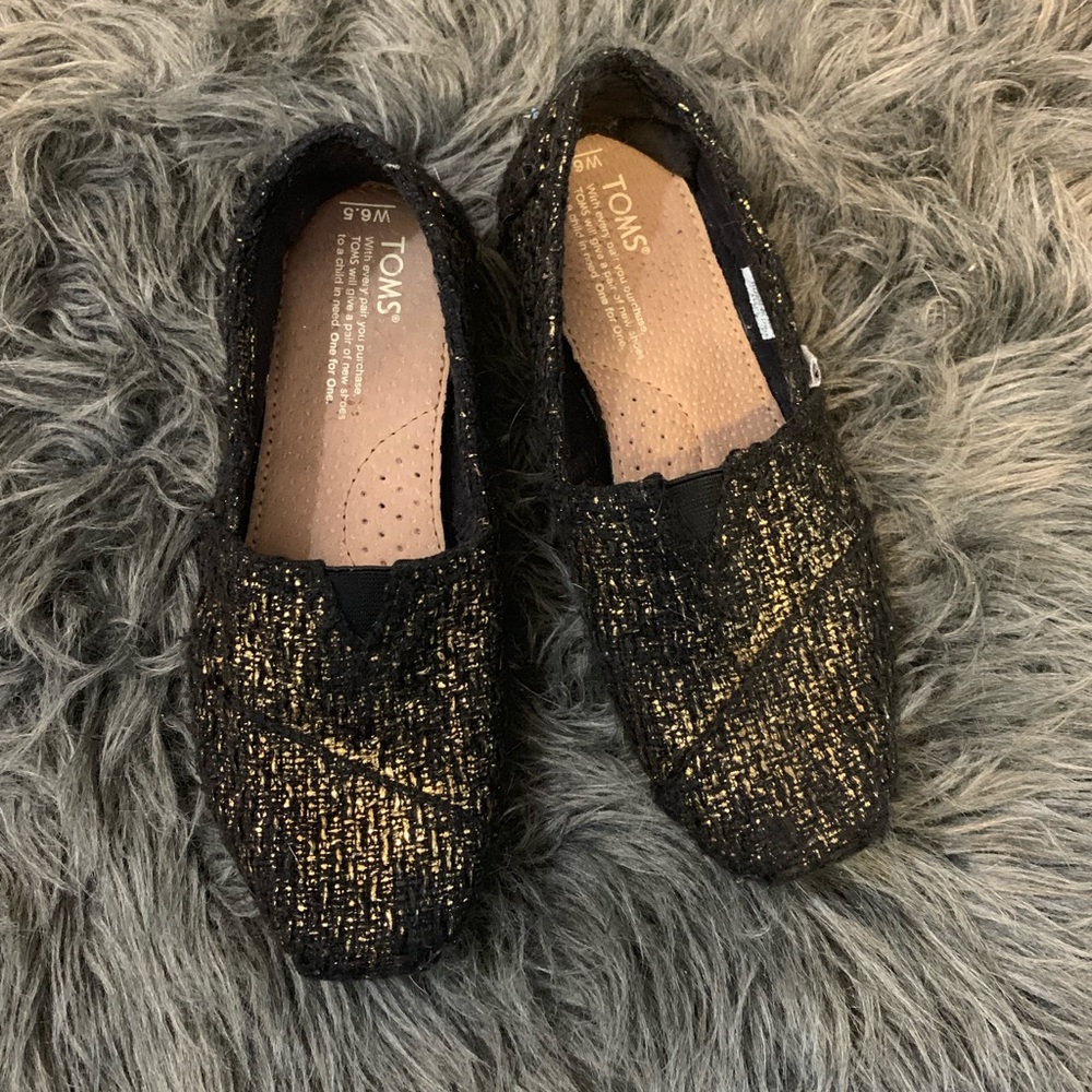 Black & Gold Toms